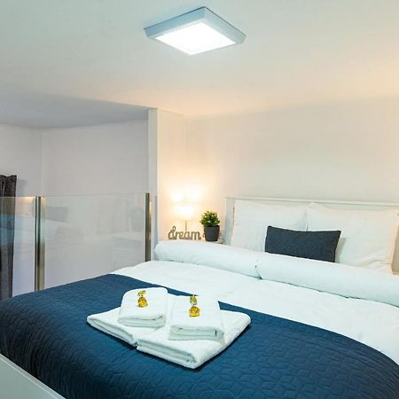 Bella Mia - Entire Apartment Near Liszt Ferenc Ter ブダペスト エクステリア 写真