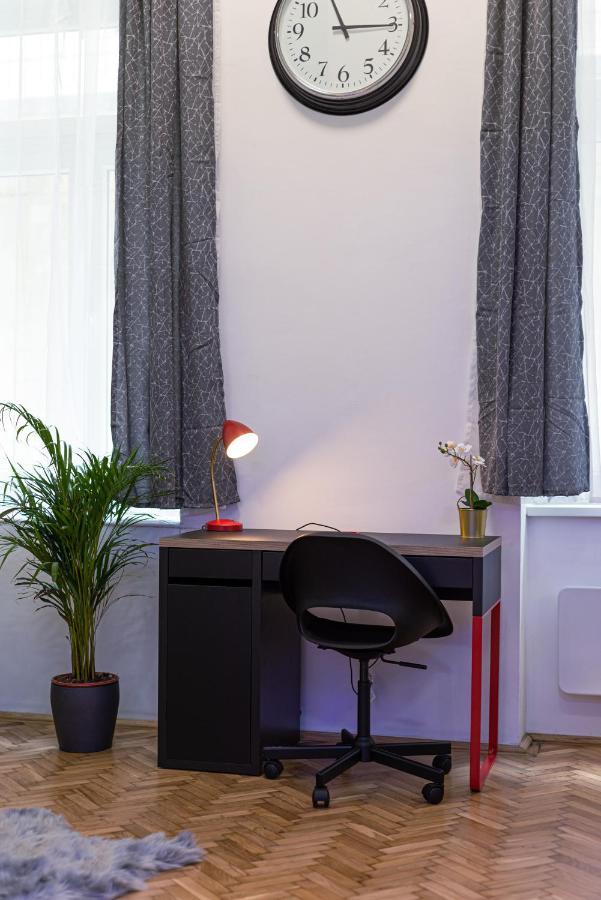 Bella Mia - Entire Apartment Near Liszt Ferenc Ter ブダペスト エクステリア 写真