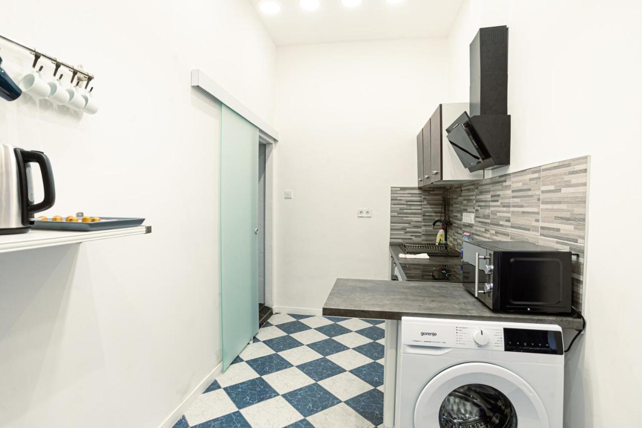 Bella Mia - Entire Apartment Near Liszt Ferenc Ter ブダペスト エクステリア 写真